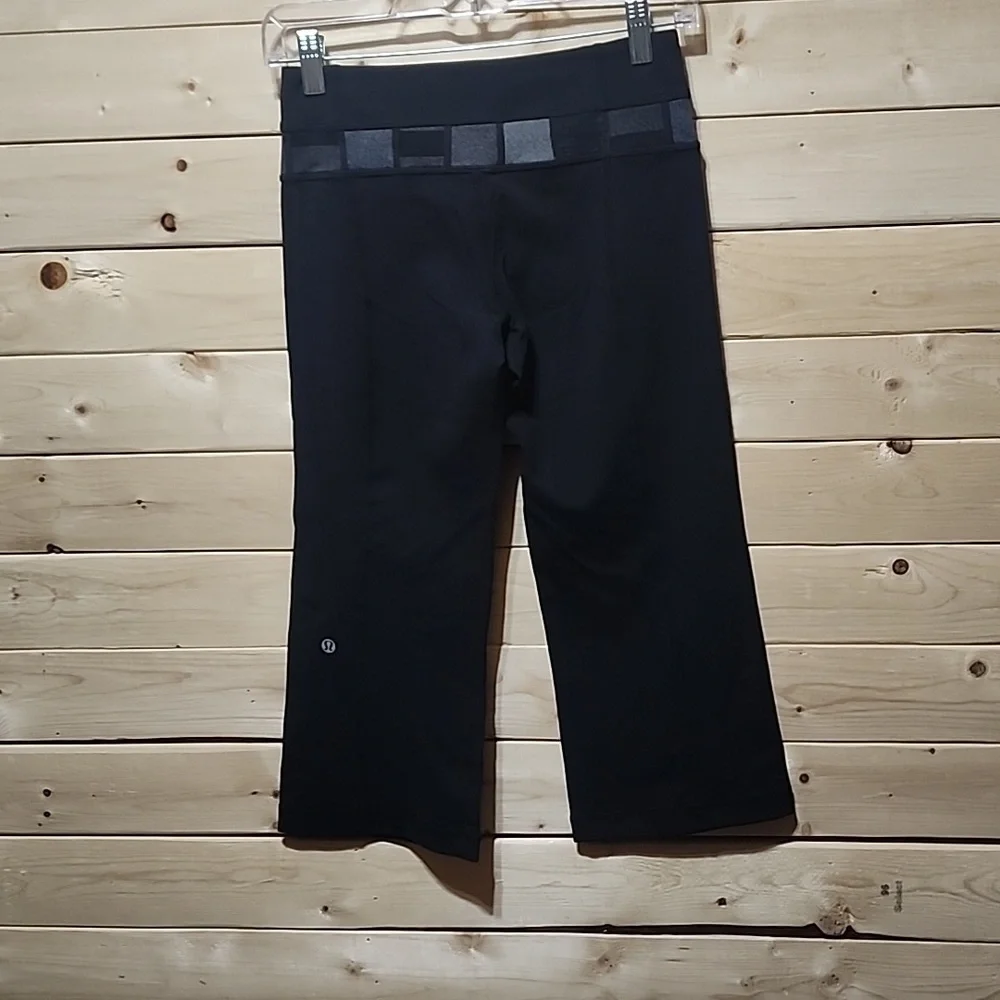 Lululemon Groove Crop Reversible Leggings  size 4